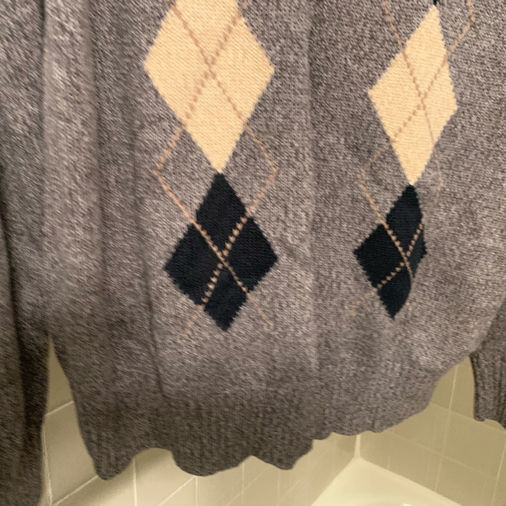 Sweater - Picture 4 of 6